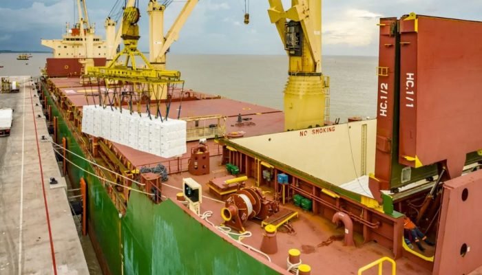 carregamento-no-Porto-de-Itaqui-navio-exportacoes