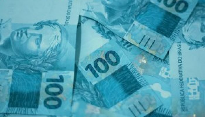 cem-reais-dinheiro