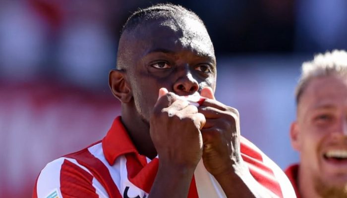 Edwuin Cetré em ação pelo Estudiantes durante partida na 5ª rodada do Campeonato