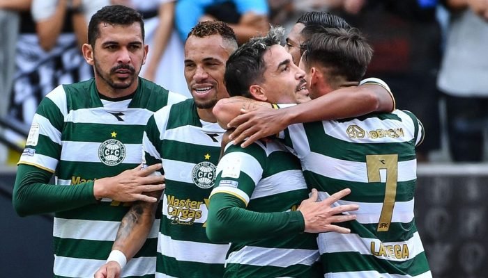 coritiba-vitoria-corinthians-josue-brasileirao