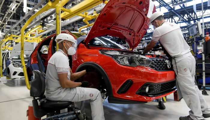 coronavirus_industria_automobilistica_fabrica2005200371