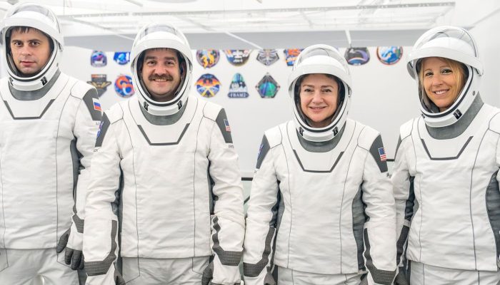 A cápsula Crew Dragon 'Freedom' acoplada à Estação Espacial Internacional (ISS)