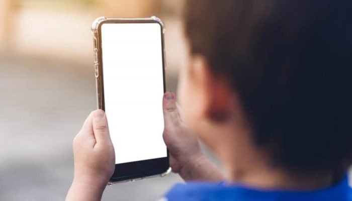 crianca_celular-1024x495-1