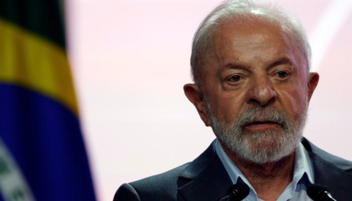 Carro alegórico da Acadêmicos de Niterói durante ensaio — Foto: Carregando