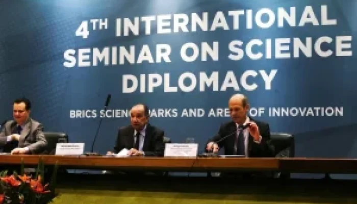 diplomacia-2-300x200-1