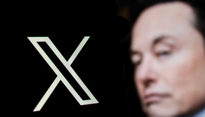 Foto: Elon Musk se opões publicamente ao regime, mas faz o oposto com sua rede s