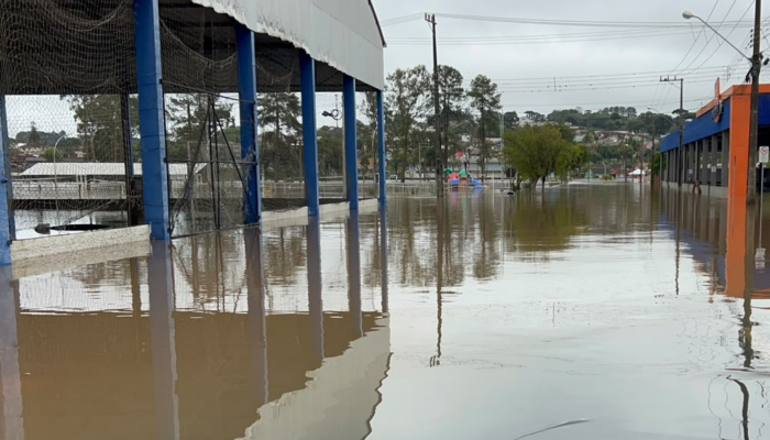 escola-alagada-castro006716290202609141348