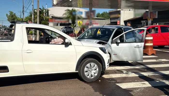 Um acidente em Cascavel deixa um motorista ferido — Foto: Um acidente em Cascave