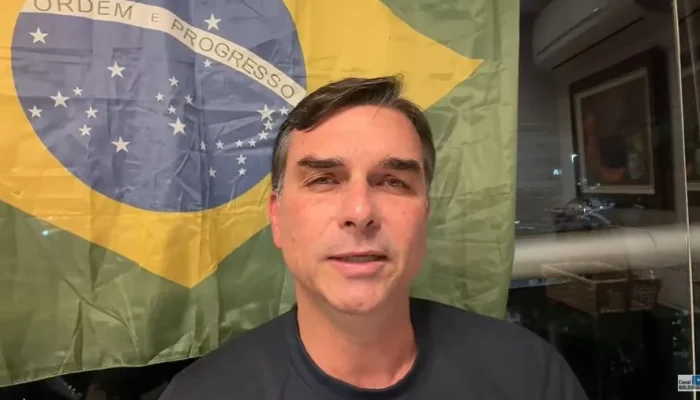 flavio-bolsonaro-bandeira-video
