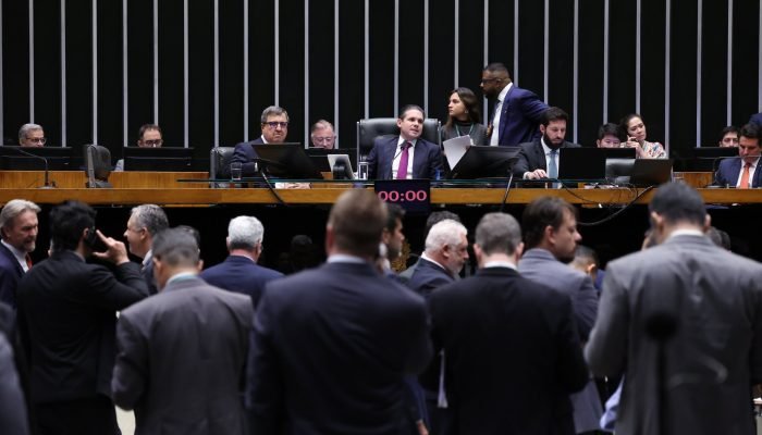 Durante a votação, o presidente da Câmara, Hugo Motta (Republicanos-PB), afirmou