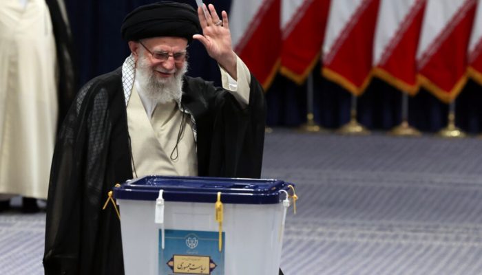 ira-https___www.fotospublicas.com_acervo_mundo_aiatola-seyed-ali-khamenei-lider-supremo-da-revolucao