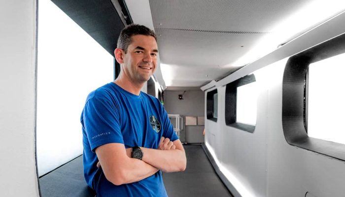 Foto: Jared Isaacman, líder da missão Polaris Dawn, lançada em uma espaçonave da
