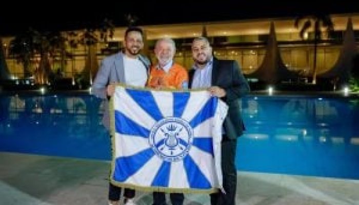 Desfile em homenagem a Lula na Sapucaí — Foto: Rio Carnaval