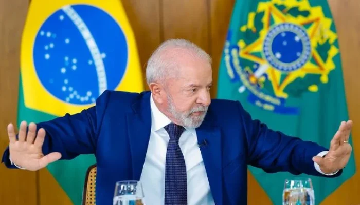 lula-bandeira-via-palacio