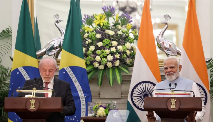 Foto: Presidente Lula e o primeiro-ministro Narendra Modi durante cerimônia de a