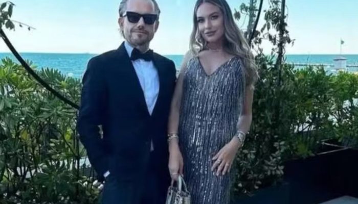 modelo-morta-cabeca-roubada-tumulo