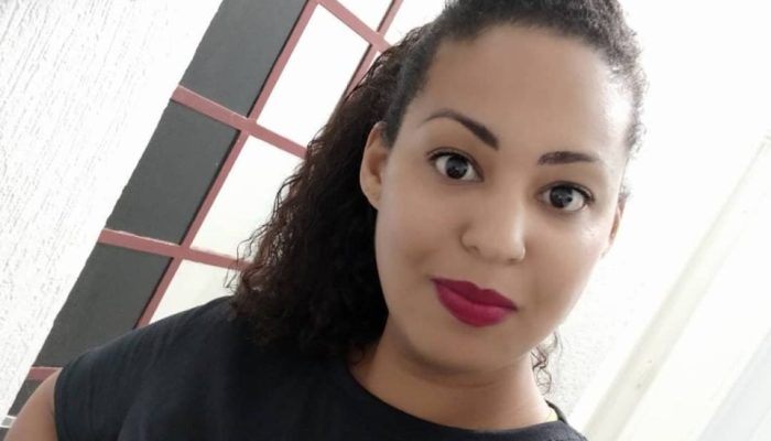 A mulher morreu após a cirurgia (Foto: Reprodução/Redes Sociais)