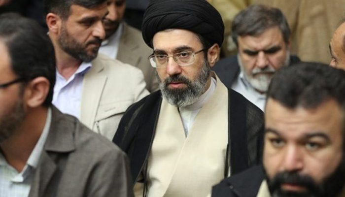 Foto: Mojtaba Khamenei assume no lugar do pai, morto pelos EUA