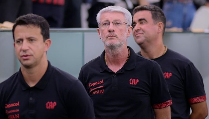 odair-hellmann-comissao-tecnica-athletico