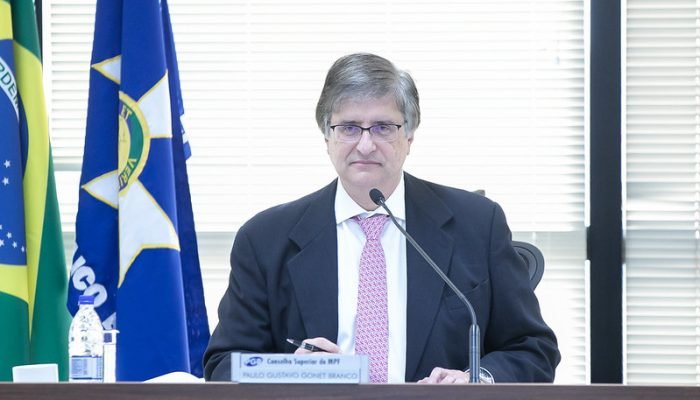 paulo-gonet-mesa-1