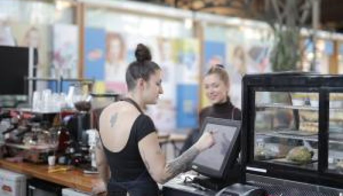 pexels-andrea-piacquadio-3907315