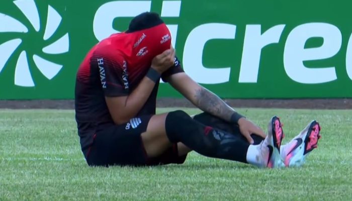 renan-viana-sai-chorando-athletico-londrina-paranaense