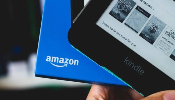 Foto: Kindle, e-reader da Amazon - Imagem: Anna Svetlova/Shutterstock