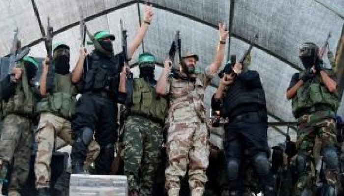 terroristas-do-hamas-armas-faixa-de-gaza-300x180-1