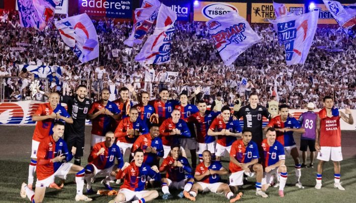 torcida-parana-clube-lota-vila-capanema-estreia-segunda-divisao