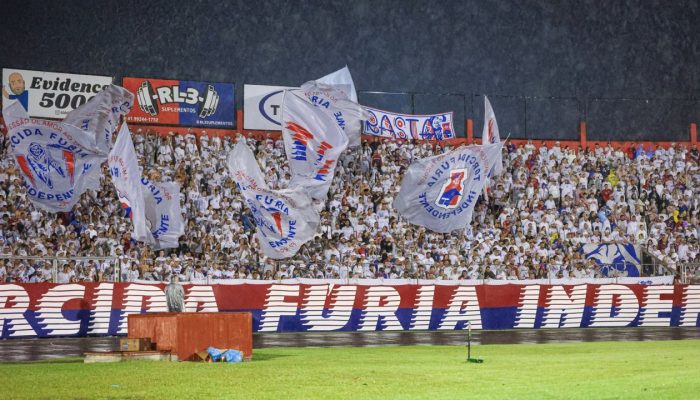 torcida-parana-clube-vila-capanema