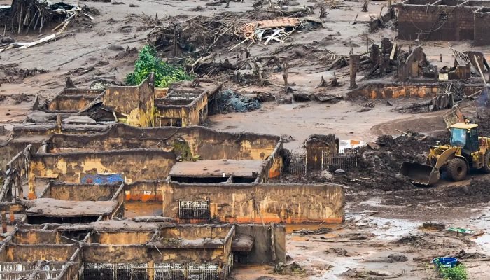 tragedia_em_mariana_0711150244_1.jpg